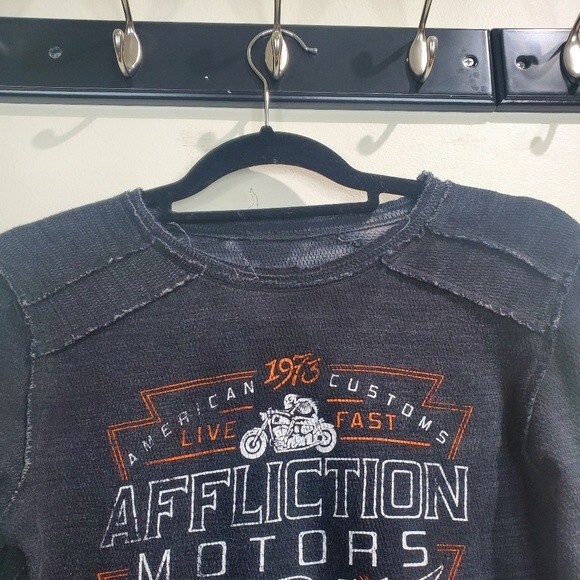 Affliction long sleeve Reversible skull waffle thermal long sleeve size med - Picture 4 of 13